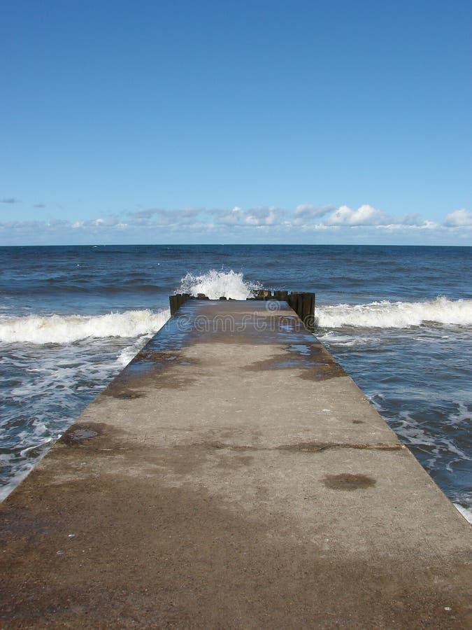 Landing stage from concrete