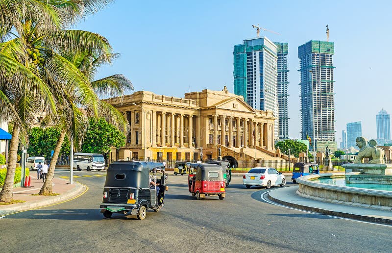 Palác, Prezidentské Sekretariát, Kancelář se nachází naproti malebné Lví kašna na Galle Hlavní Silnice, táhnoucí se podél pobřeží, Colombo, Srí Lanka.