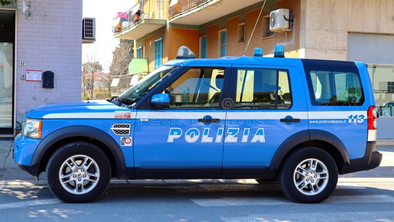 Land Rover Discovery 4, Italian Police car. Land Rover Discovery 4, Italian Police car.