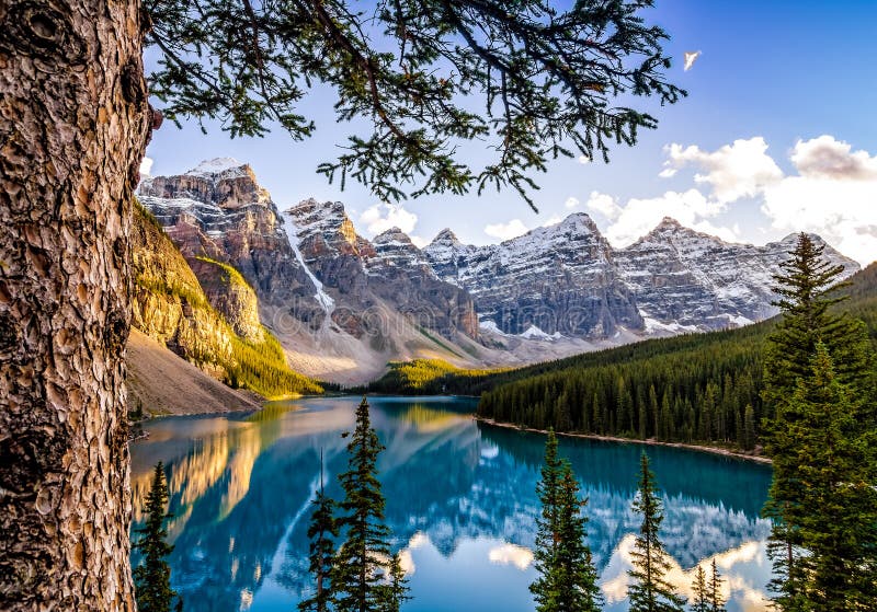 Landscape view of Morain lake and mountain range, Alberta, Canad