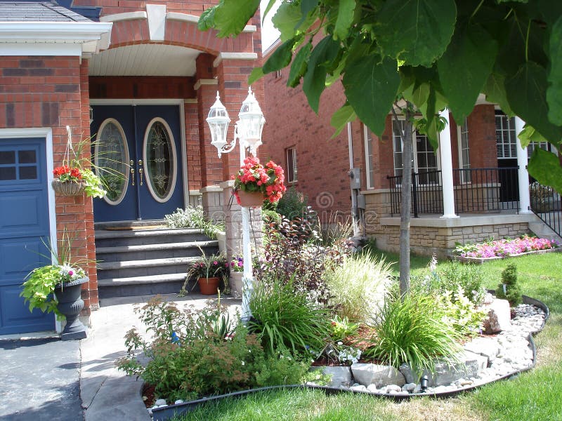 Landscaped entrance way