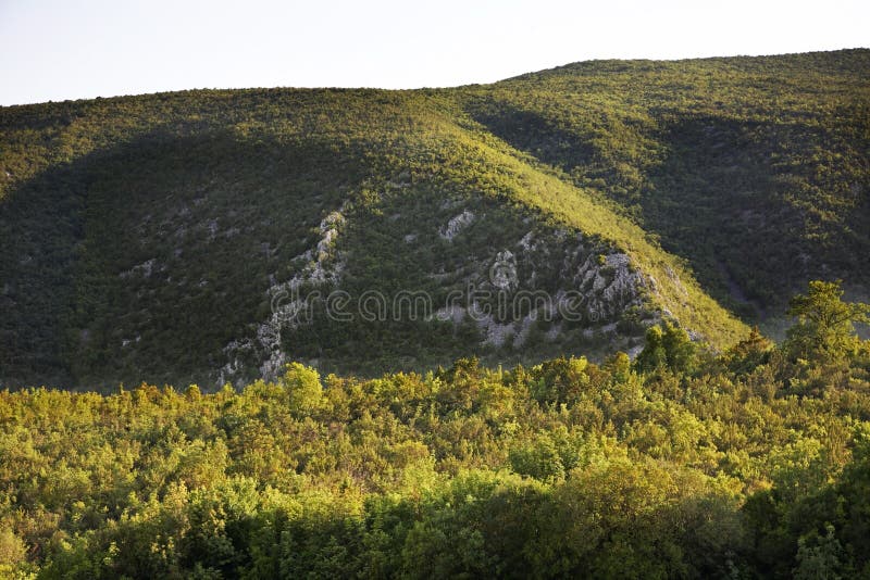 Landschap dichtbij Studenci In de schaduw gestelde hulpkaart met belangrijke stedelijke gebieden royalty-vrije stock foto's Landschap dichtbij Studenci In de schaduw gestelde hulpkaart met belangrijke stedelijke gebieden royalty-vrije stock foto's