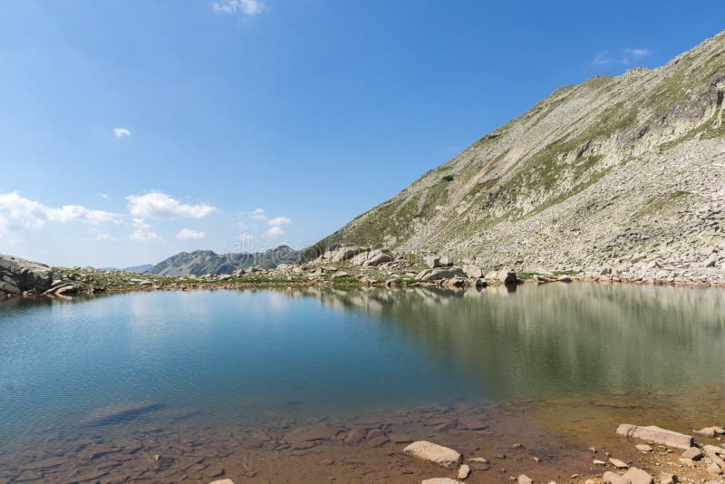 Landskap av get sjön, Pirin berg, Bulgarien arkivfoton Landskap av get sjön, Pirin berg, Bulgarien arkivfoton