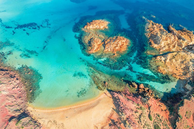 Landskap med kala pregonda-strandmenorca royaltyfria foton