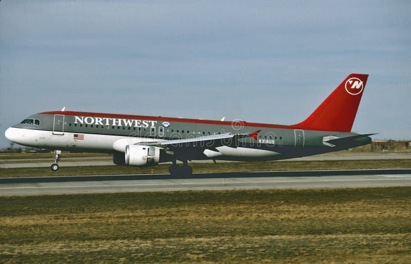 Landung Northwest Airliness Airbus A320 in Minneapolis nach einem Flug von Miami-` 1995 lizenzfreies stockbild Landung Northwest Airliness Airbus A320 in Minneapolis nach einem Flug von Miami-` 1995 lizenzfreies stockbild