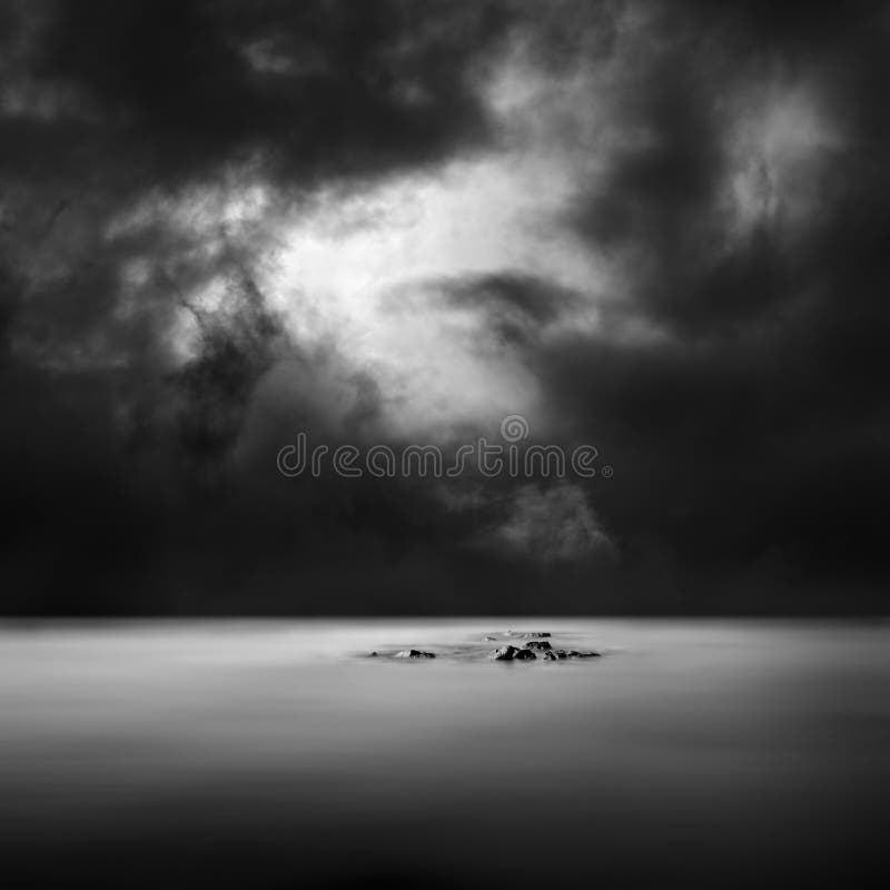 Lang blootstellingszeegezicht met rotsen stock foto's Lang blootstellingszeegezicht met rotsen stock foto's