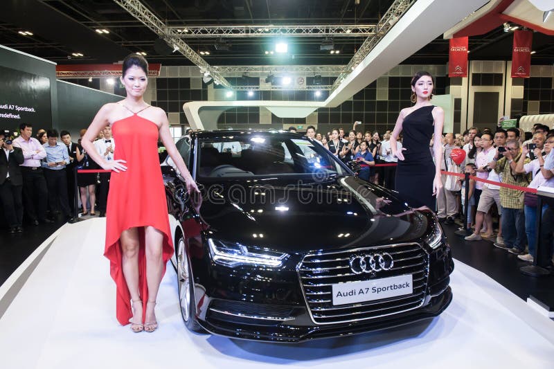 Lansering av nya Audi A7 Sportback på Singapore Motorshow 2015 arkivfoto Lansering av nya Audi A7 Sportback på Singapore Motorshow 2015 arkivfoto