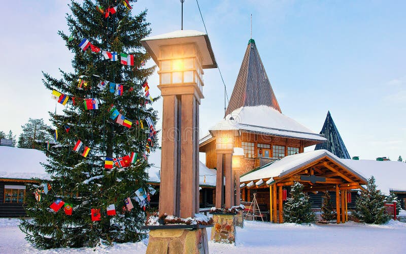 Foto de Pessoas Vila Do Papai Noel Na Lapónia Escandinávia Ao Pôr