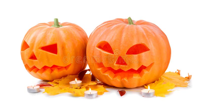 Lanterne de cric de tête de potiron de Halloween avec les bougies brûlantes photos libres de droits Lanterne de cric de tête de potiron de Halloween avec les bougies brûlantes photos libres de droits
