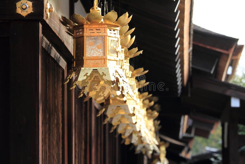 Lanterne giapponesi nel santuario di Shimogamo, Kyoto immagini stock libere da diritti Lanterne giapponesi nel santuario di Shimogamo, Kyoto immagini stock libere da diritti