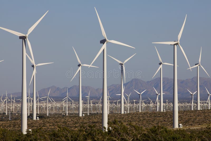 Lantgårdturbiner för alternativ energi spolar windmillen