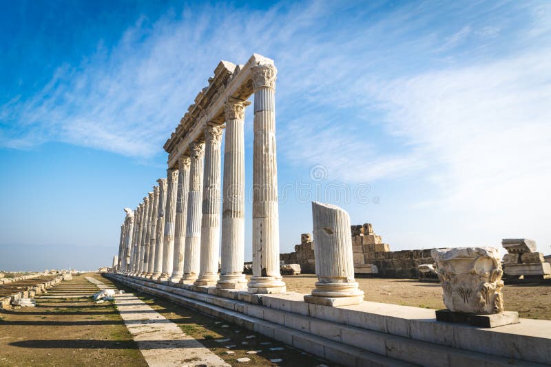 Réplica Do Cavalo De Troia Situada Em Troy, Turquia Imagem Editorial -  Imagem de azul, marco: 106472245