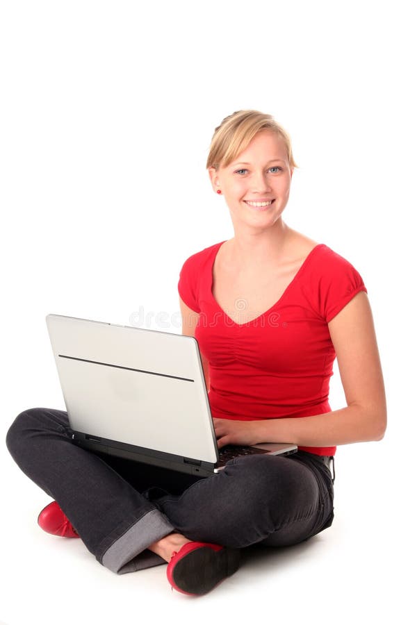 lap-top που χρησιμοποιεί τις νεολαίες γυναικών στοκ εικόνες με δικαίωμα ελεύθερης χρήσης lap-top που χρησιμοποιεί τις νεολαίες γυναικών στοκ εικόνες με δικαίωμα ελεύθερης χρήσης