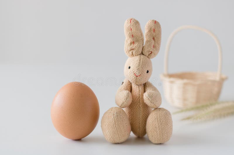 Poupée Lapin Isolé Sur Fond Blanc Peluche Pour Pâques