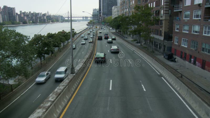 Lapso de tiempo de Manhattan del tráfico de la autopista sin peaje