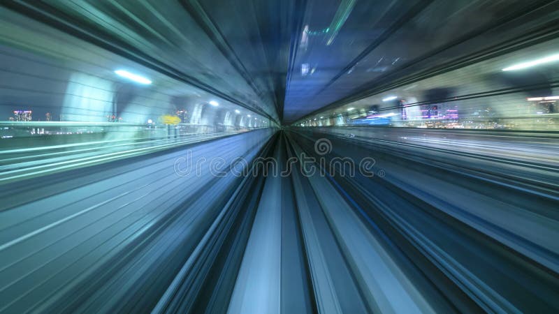 lapso de tiempo 4K del tren automático que se mueve al túnel, Tokio, Japón