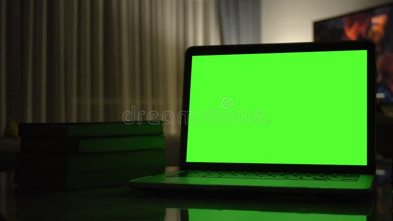 Laptop Green Screen: \
