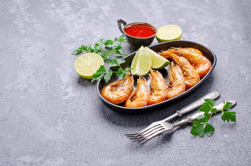 Large Fried Shrimp with Citrus Stock Photo - Image of parsley, dinner