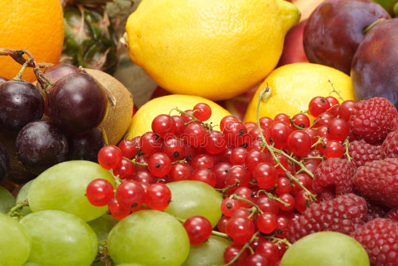 Large heap of fresh fruit