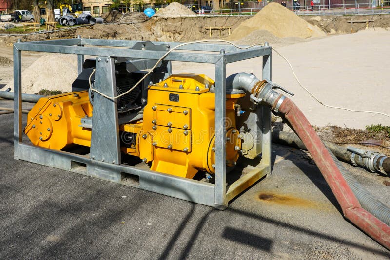 Large mobile electric water pump for dewatering the deep pit of the building foundation