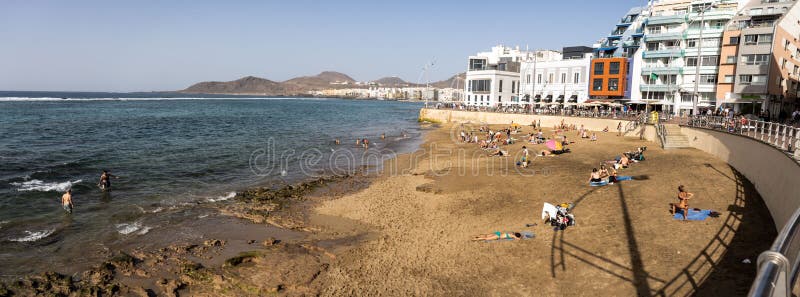 Tulipaner orientering egoisme Las Canteras Beach in Las Palmas De Gran Canaria, Spain - February 19,  2021: People on the Beach in Winter Time at Las Canteras Editorial Stock  Photo - Image of inlet, lifestyle: 213276393