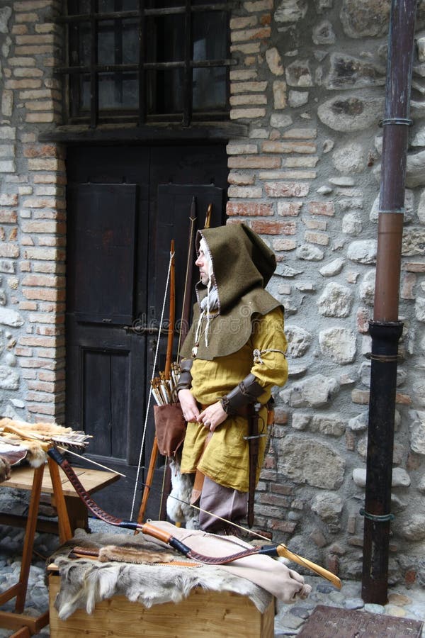 Las Edades Medias en el mercado medieval de Erba - distrito Villincino del domingo 13 de mayo de 2018 imagen de archivo Las Edades Medias en el mercado medieval de Erba - distrito Villincino del domingo 13 de mayo de 2018 imagen de archivo