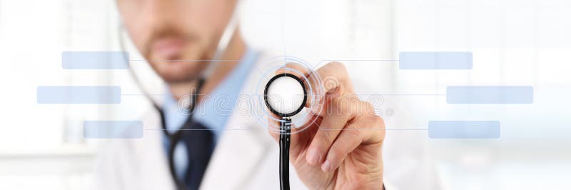Las manos se cuidan con un concepto médico de la pantalla táctil del estetoscopio foto de archivo libre de regalías Las manos se cuidan con un concepto médico de la pantalla táctil del estetoscopio foto de archivo libre de regalías