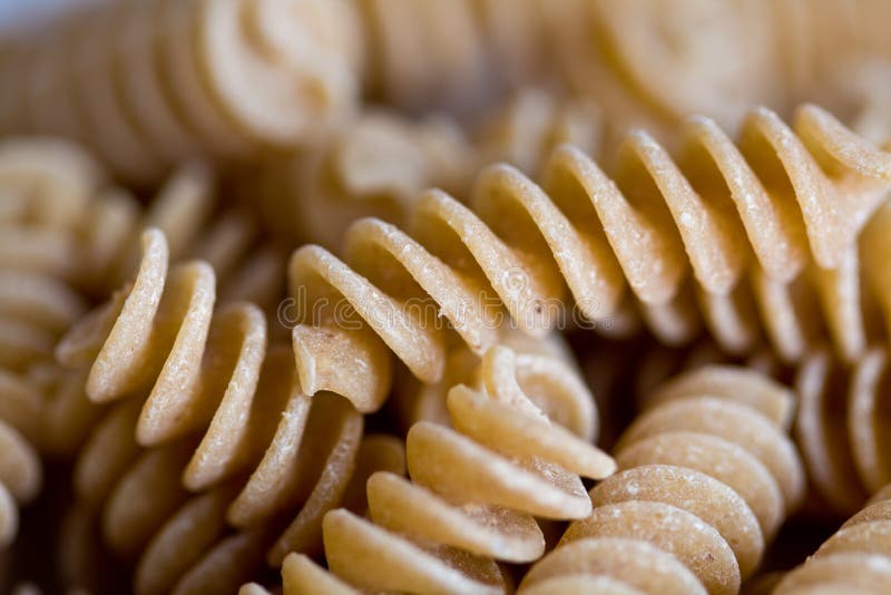 Las Pastas Del Trigo Integral Giran Macro Foto de archivo Imagen de