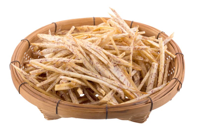 las rebanadas fritas del taro sumergen en el caramelo en la cesta aislada encendido fotos de archivo libres de regalías las rebanadas fritas del taro sumergen en el caramelo en la cesta aislada encendido fotos de archivo libres de regalías