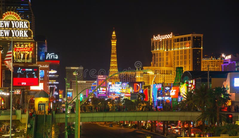 Las Vegas city at night editorial stock image. Image of boulevard -  122619509