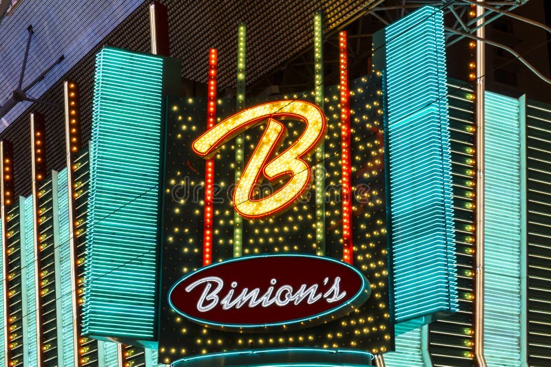night time shot of binions horseshoe casino fremont street