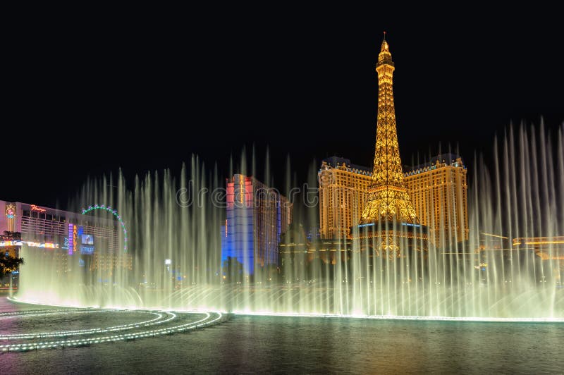 Las Vegas, nanovolt - VERS en mars 2015 - fontaine Bellagio sur la bande de Las Vegas, Nevada, vers en mars 2015 image stock Las Vegas, nanovolt - VERS en mars 2015 - fontaine Bellagio sur la bande de Las Vegas, Nevada, vers en mars 2015 image stock