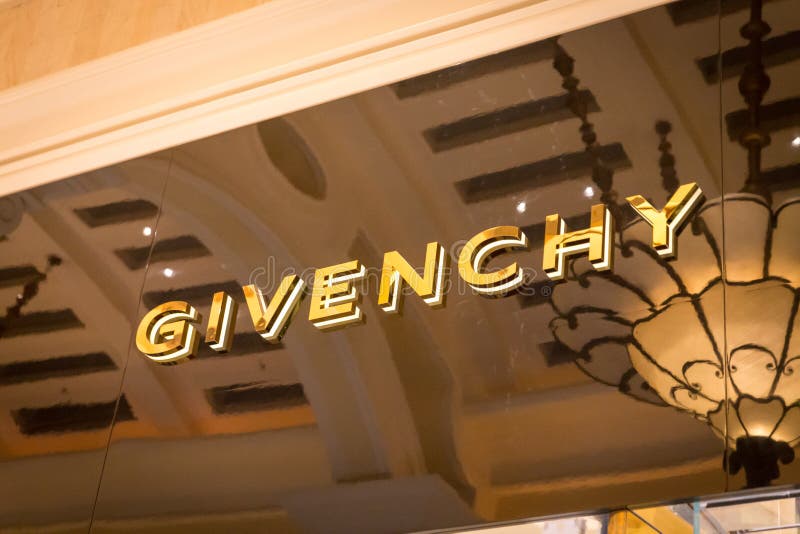 Givenchy - Fashion Accessories Store in Paris