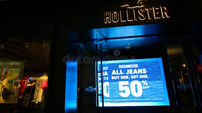 Hollister jeddah