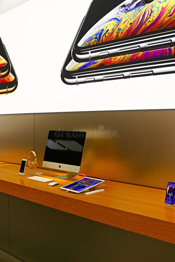 Apple Store at Fashion Show Mall Editorial Image - Image of