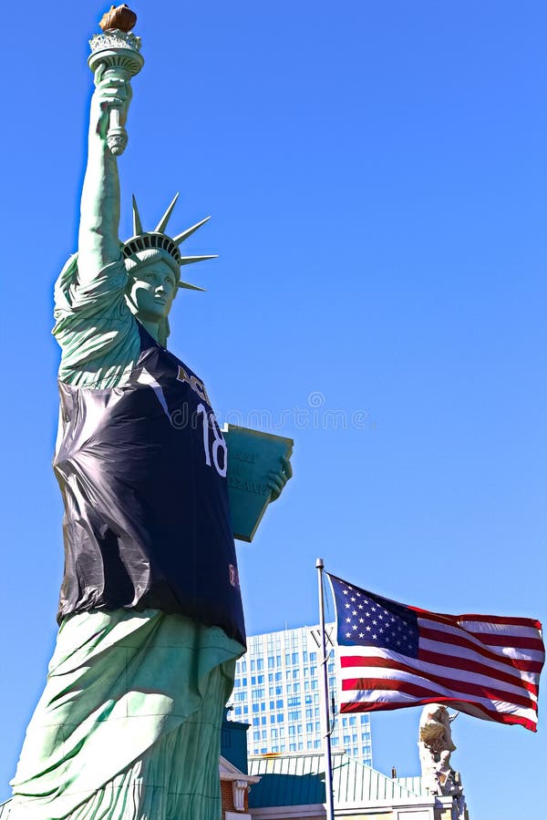 Las Vegas' Statue of Liberty Wearing A Golden Knights Sweater