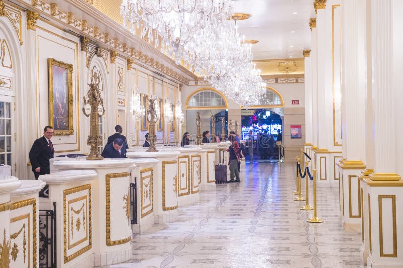 Registration Desk at the Paris Hotel in Las Vegas Editorial Stock Image -  Image of casino, people: 38078964