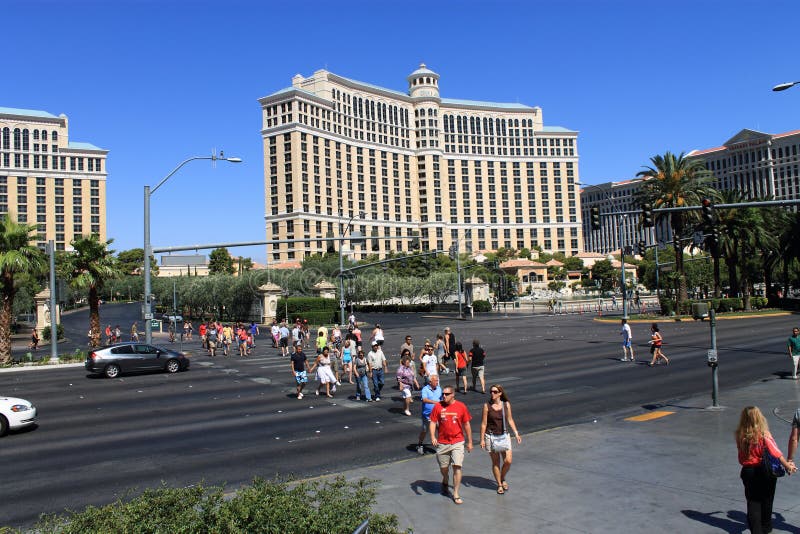 Las Vegas Street Scene editorial image. Image of boulevard - 26131580