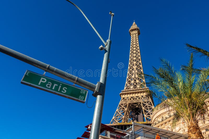 Blue sky view, from Bally's Sign overpass, Paris Resort Eiffel Tower  between Bally's and Cosmopolitan Hotels, Las Vegas Strip Stock Photo - Alamy
