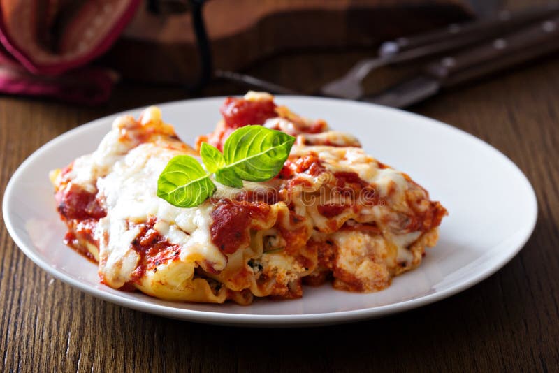 Lasagna rolki z pomidorowym kumberlandem fotografia stock