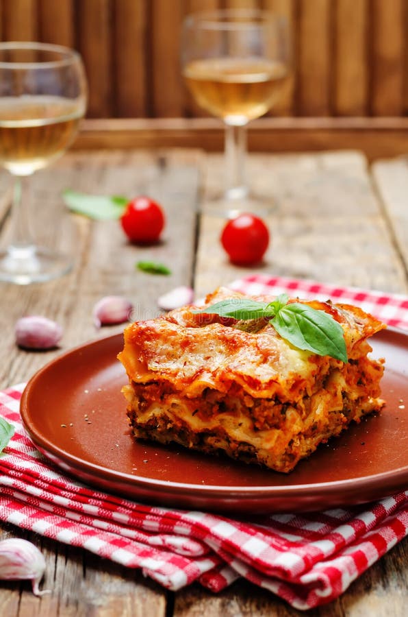 Lasagne al forno della carne immagini stock libere da diritti Lasagne al forno della carne immagini stock libere da diritti