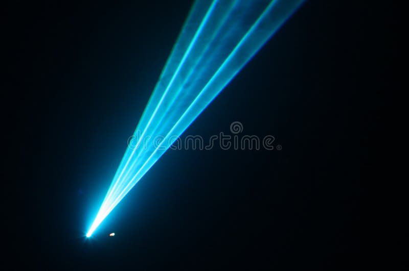 Un fascio di laser blu.