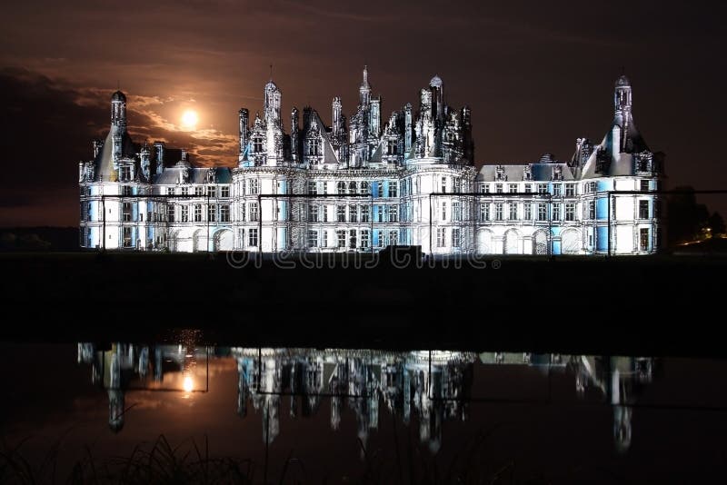 Laser show on Chateau de Chambord, France
