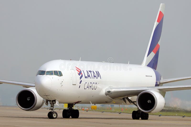 LATAM CARGO Boeing 767 editorial stock photo. Image of wing - 271682893