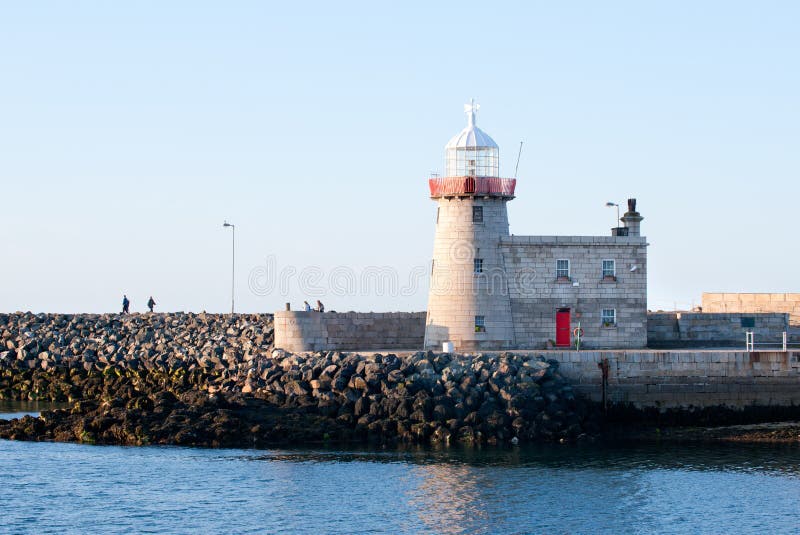 Latarnia morska i schronienie w Howth obraz stock Latarnia morska i schronienie w Howth obraz stock