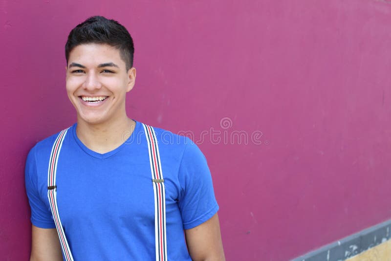 Latino Mann mit Kopienraum stockfotografie Latino Mann mit Kopienraum stockfotografie