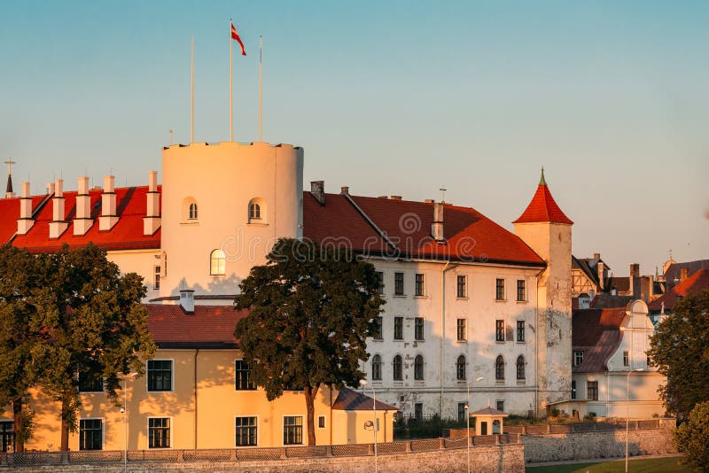 latvia Tour ronde étroite de château de Riga Point de repère médiéval célèbre images libres de droits latvia Tour ronde étroite de château de Riga Point de repère médiéval célèbre images libres de droits