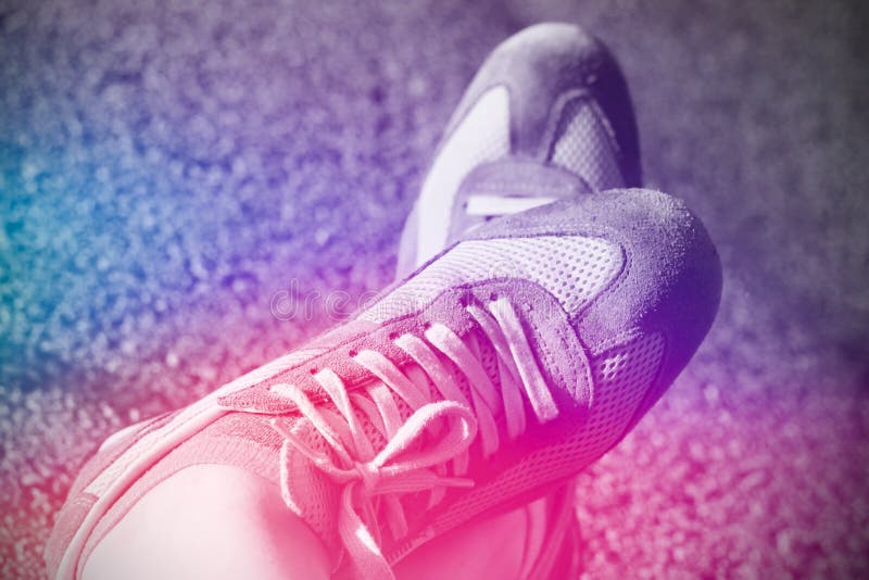 Laufende Schuhe des Sports