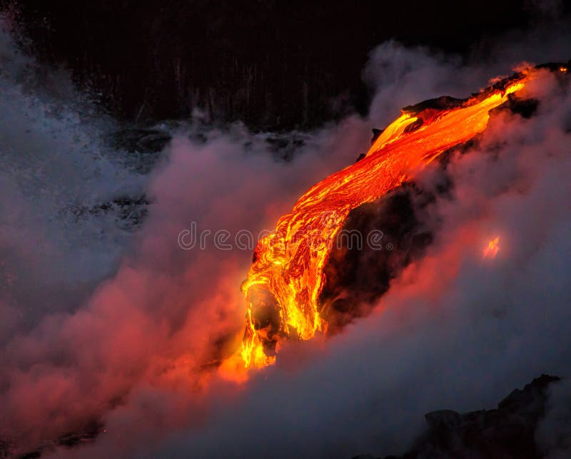 Lava, die in den Ozean fließt stockfotos Lava, die in den Ozean fließt stockfotos