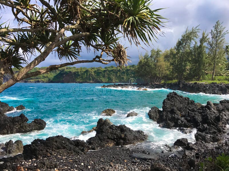 Lava Rock Coast dichtbij Hana, Maui stock foto's Lava Rock Coast dichtbij Hana, Maui stock foto's